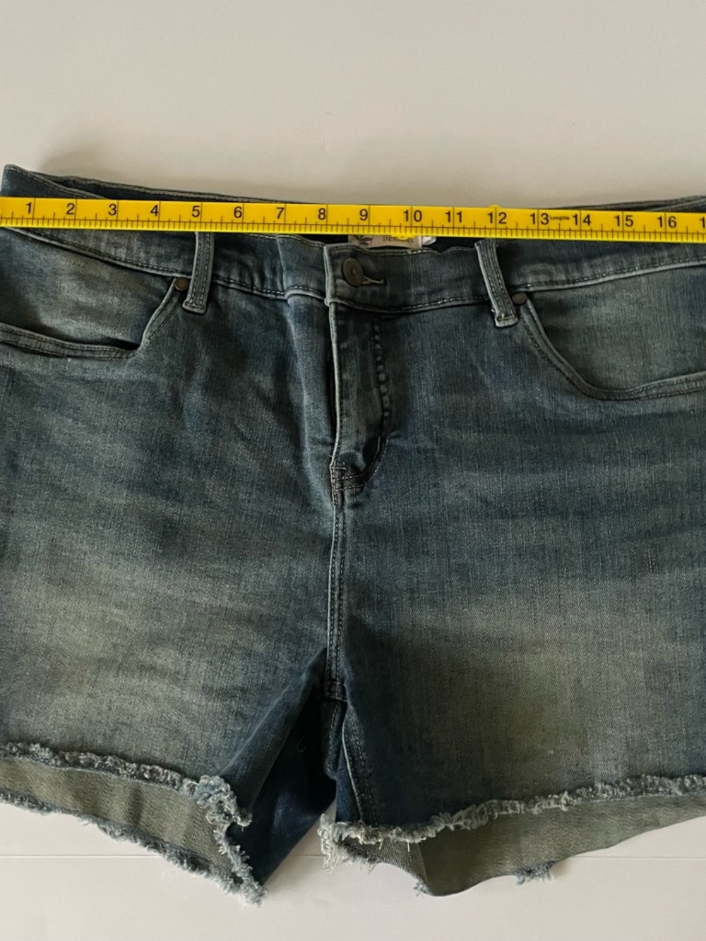 Carve Designs Maui Denim Shorts Favorite Fade Size 14 NWOT - Picture 5 of 8